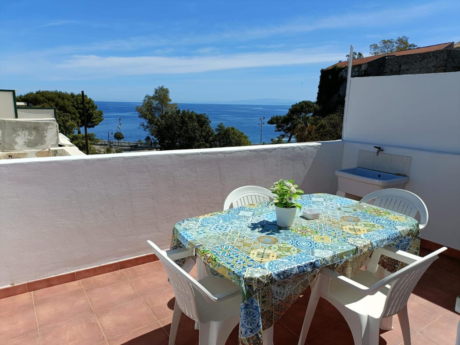 Vila A Casicedda Lipari  Exteriér fotografie
